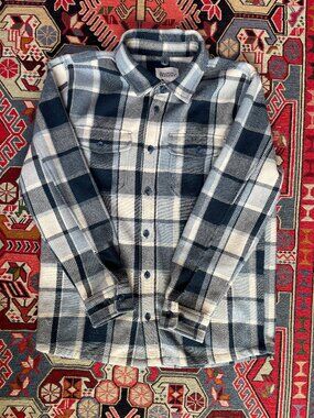 Boston Traders heavy flannel blue and white checkered shirt L